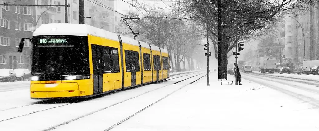 nevicate a Berlino, CC BY-NC-SA 2.0, di ANBerlin da Flickr, https://www.flickr.com/photos/anberlin/31417552294