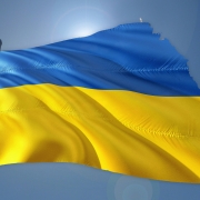 Ricostruzione Ambasciatore ucraino Raccolta benefica rifugiati ucraini, CCO Public demain, foto di geralt da Pixabay, https://pixabay.com/it/illustrations/striscione-ucraina-bandiera-guerra-7031868/