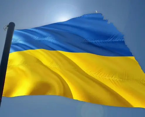 Ricostruzione Ambasciatore ucraino Raccolta benefica rifugiati ucraini, CCO Public demain, foto di geralt da Pixabay, https://pixabay.com/it/illustrations/striscione-ucraina-bandiera-guerra-7031868/