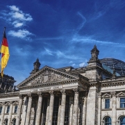 reichstag Berlin, CC0, foto di Felix Mittermeier, da pixabay https://pixabay.com/photos/bundestag-parliament-berlin-2463231/
