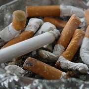 Divieto di fumare a Berlino, https://pixabay.com/it/photos/sigarette-portacenere-cenere-fumare-83571/, geralt, cc 0.0 BY-SA, Pixabay Licence