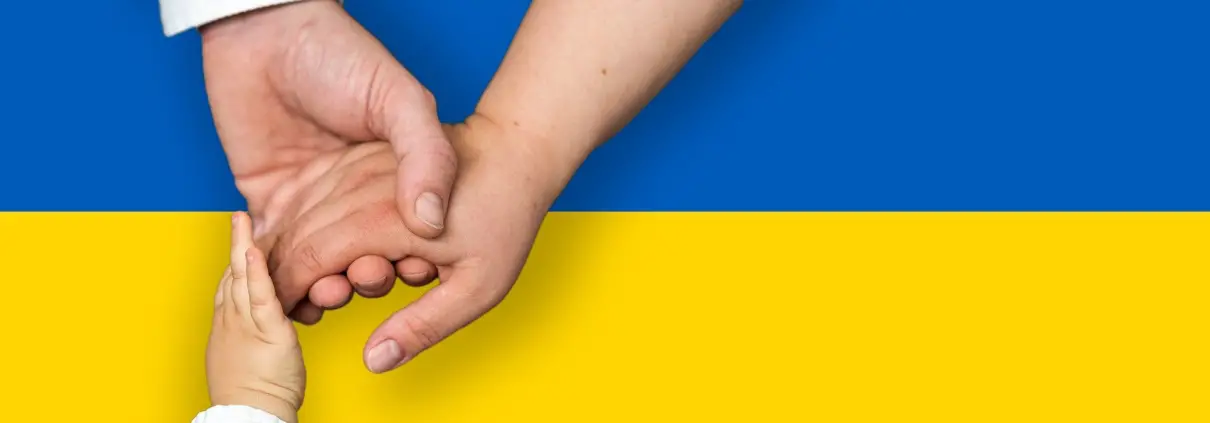 bambini profughi dall'Ucraina (https://pixabay.com/it/photos/bandiera-ucraina-bandiera-ucraina-7048909/, CC0, Pixabay License)