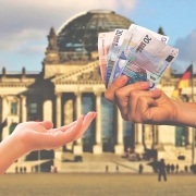 aiuti economici governo, CC0, foto di Ralphs_Fotos, da Pixabay, https://pixabay.com/it/photos/soldi-euro-finanza-moneta-3864576/