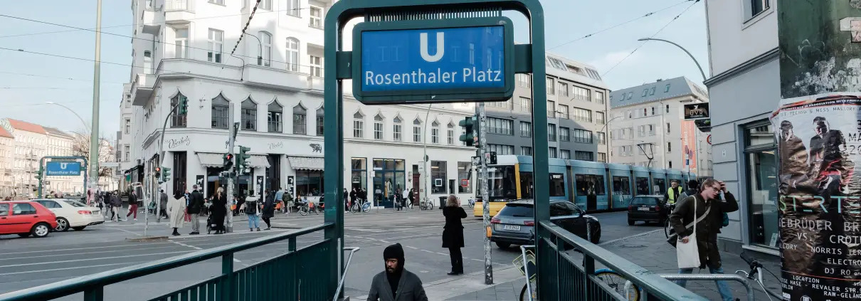 Rosenthaler Platz, cc0, foto di abbilder, da flickr https://www.flickr.com/photos/abbilder/41832353081