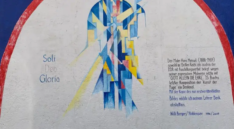Graffito di Willi Berger sul Muro alla East Side Gallery, tributo a Hans Meissler, foto scattata da Maddalena Carraro