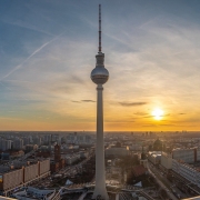 Eventi a Berlino ©BernardoUPloud da Pixabay https://pixabay.com/photos/tv-tower-the-berliner-fernsehturm-4858167/