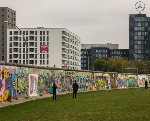 muro di Berlino, CC BY 2.0, di Tony Webster da Wikimedia Commons, https://commons.wikimedia.org/wiki/File:Berlin_Wall_(15305565944).jpg