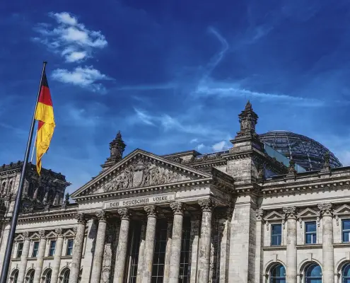 Bundestag - russi ©FelixMittermeier da Pixabay https://pixabay.com/it/photos/bundestag-parlamento-berlino-2463231/