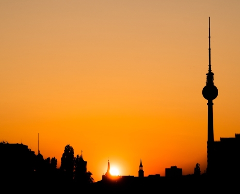 tramonto Berlino, CC0 Public demain, foto di Peggy_Marco da Pixabay, https://pixabay.com/it/photos/tramonto-capitale-berlino-4920933/