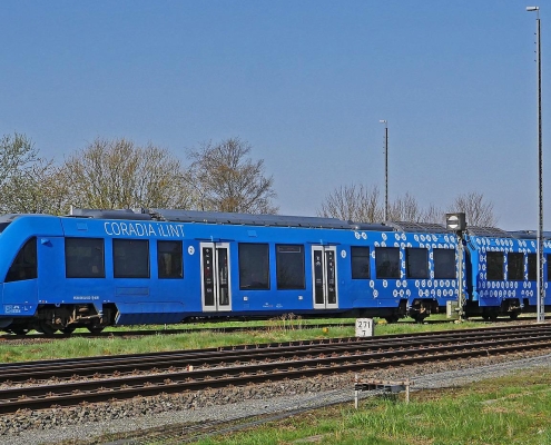treni ecosostenibili, CC0 Public demain, foto di hpgruesen da Pixabay, https://pixabay.com/it/photos/wasserstofftriebzug-4276984/