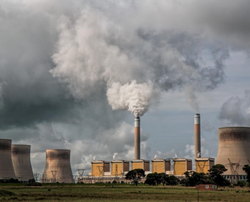 centrali a carbone, CC0 Public demain, foto di stevepb da Pixabay, https://pixabay.com/it/photos/centrale-elettrica-energia-374097/