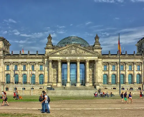 Berlino città più economica del mondo, CC0 public demain, foto di PeterDargatz da Pixabay, https://pixabay.com/photos/architecture-building-landmark-51058/