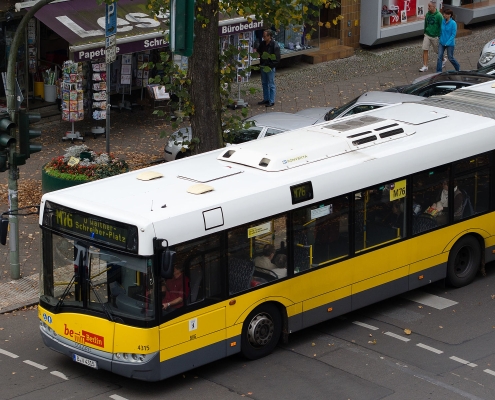 Bus elettrici - Bvg Berlino ©Sebastian Rittau da Wikipedia CC4.0 https://commons.wikimedia.org/wiki/File:BVG-Bus_in_Lichtenrade_20141013_2.jpg