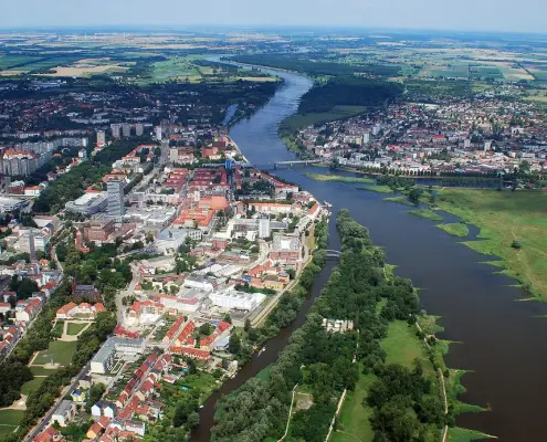 Germania rifiuti chimici pesci, CC0 public domain, foto di 12019 da Pixabay, https://pixabay.com/it/photos/francoforte-germania-fiume-oder-76666/