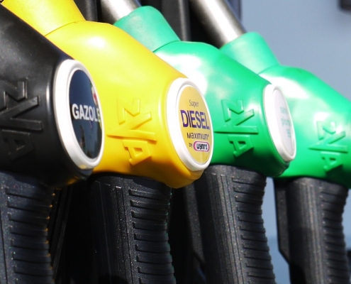 carburante, CC0 public demain, foto di ResoneTIC da Pexels, https://pixabay.com/it/photos/benzina-diesel-gas-carburante-olio-175122/