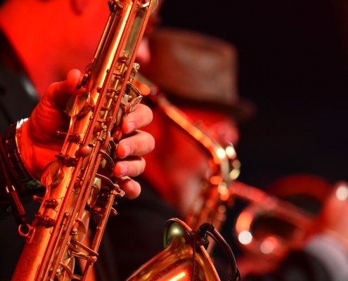 Jazz, CC0 Public Domain, di 375395 da Pixabay https://pixabay.com/it/photos/musica-musicista-strumento-jazz-3366041/