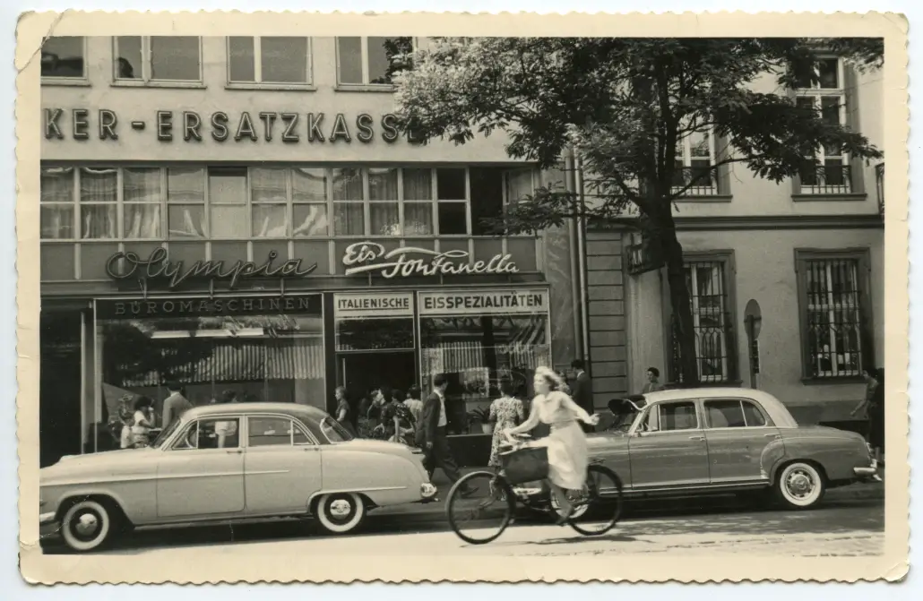 La gelateria Fontanella negli anni '60