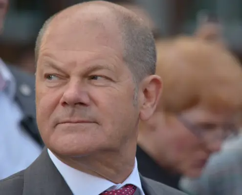 Olaf Scholz, Foto di Franz P. Sauerteig da Pixabay