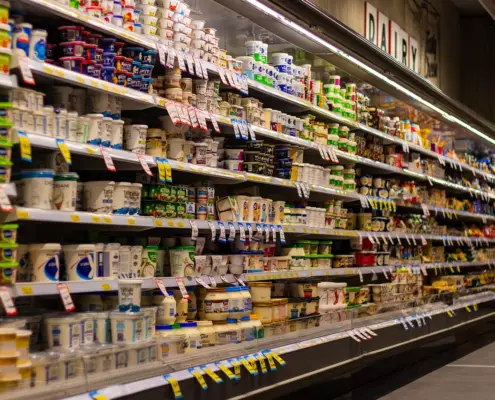 CC0 https://pixabay.com/de/photos/supermarkt-regal-verwischen-joghurt-4052658/